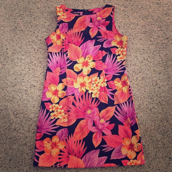 AGB Dresses & Skirts - 🌴Tropical print dress🌴